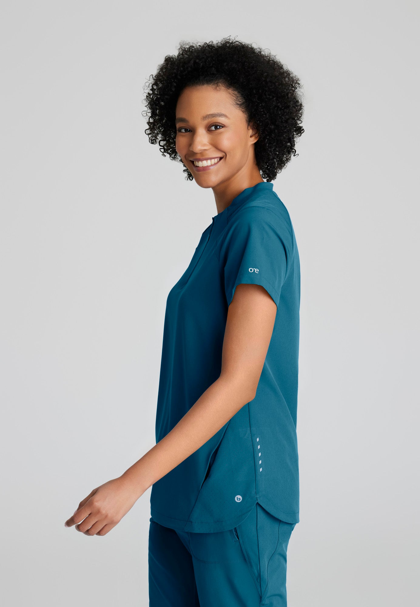 Barco One BOT216 Flux Plus Size 2-Pocket Banded Zip Collar Top