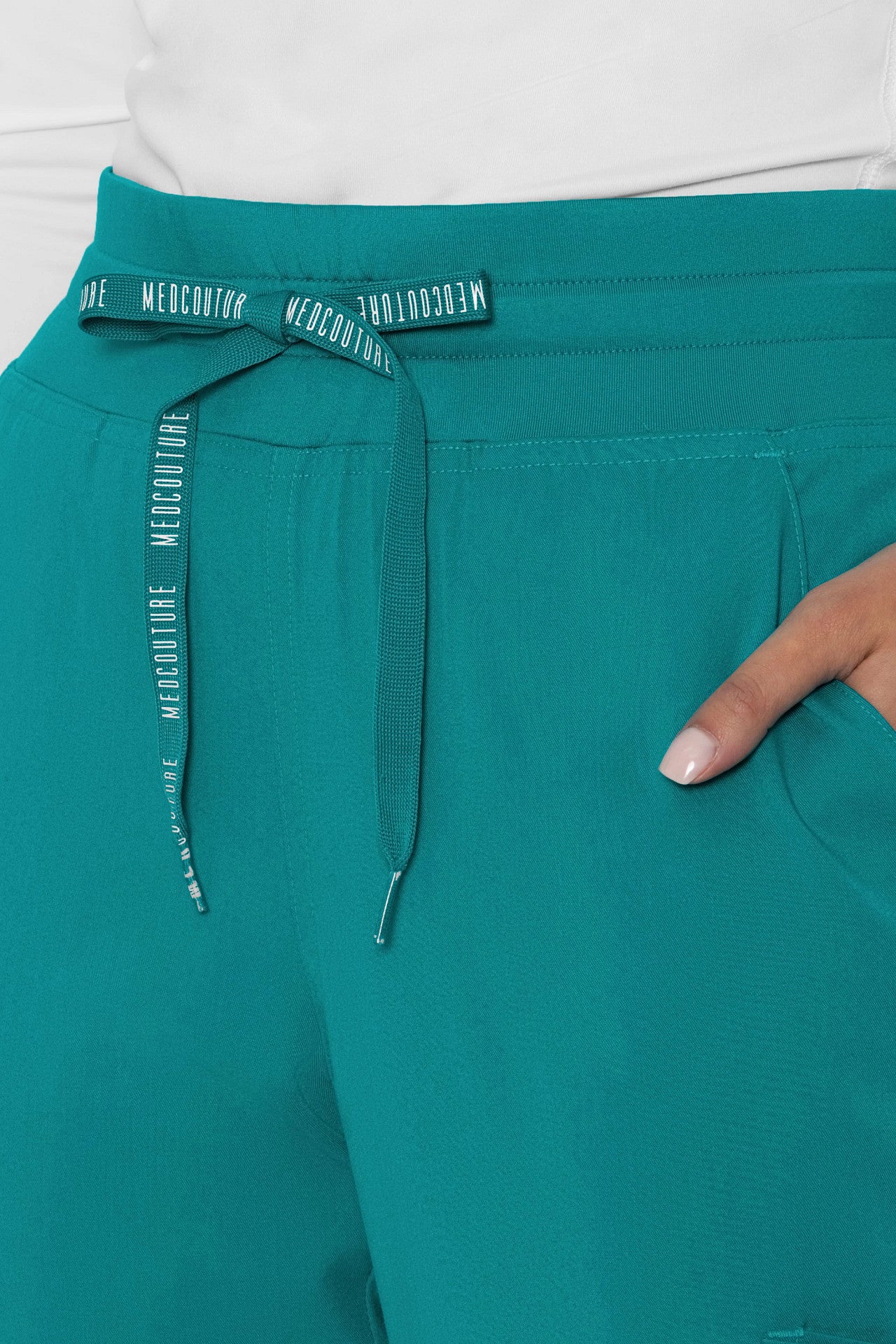 Med Couture Touch 7705 Petite Double Cargo Jogger