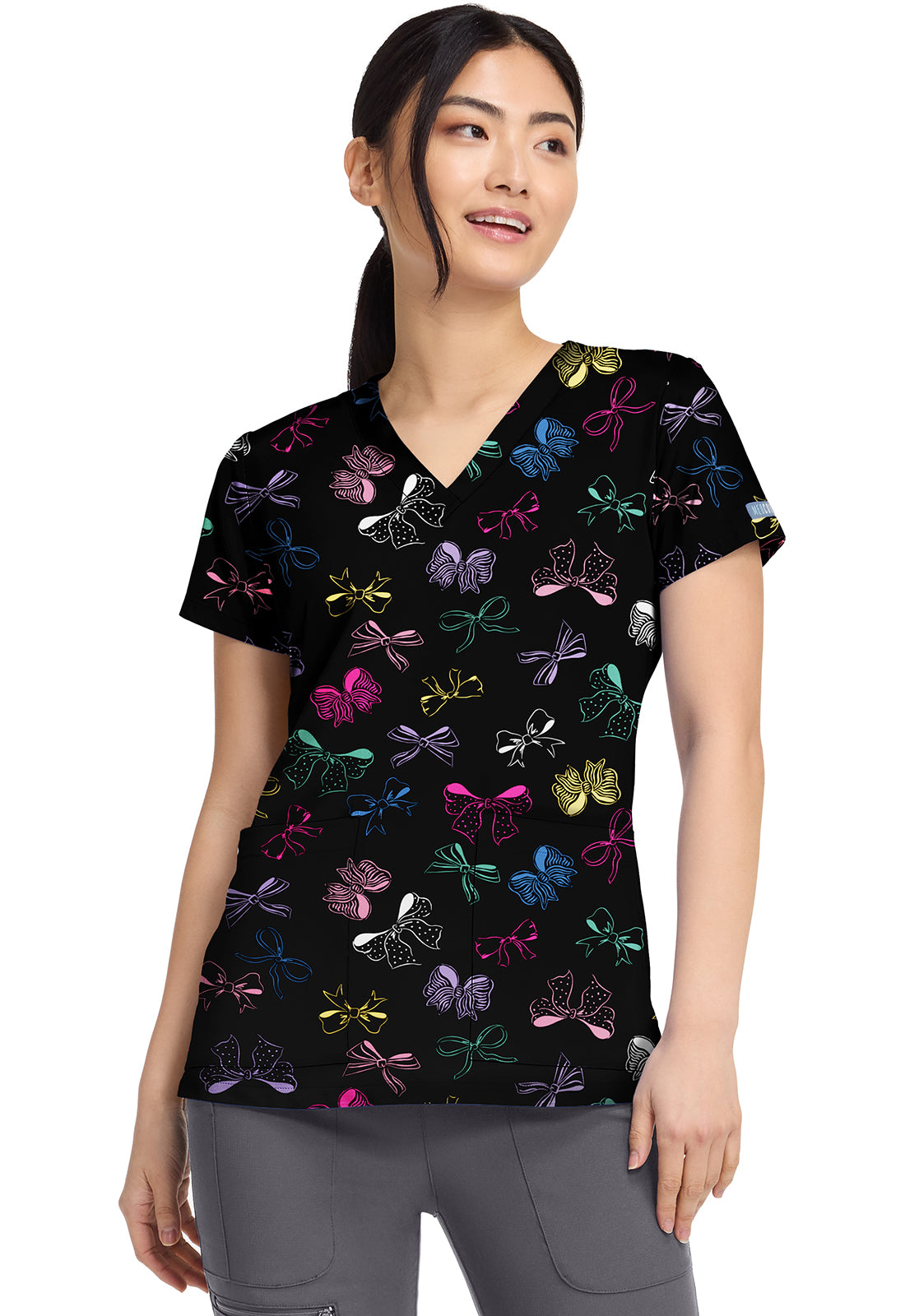 Med Couture Prints Women's MC8564 V-Neck Print Top