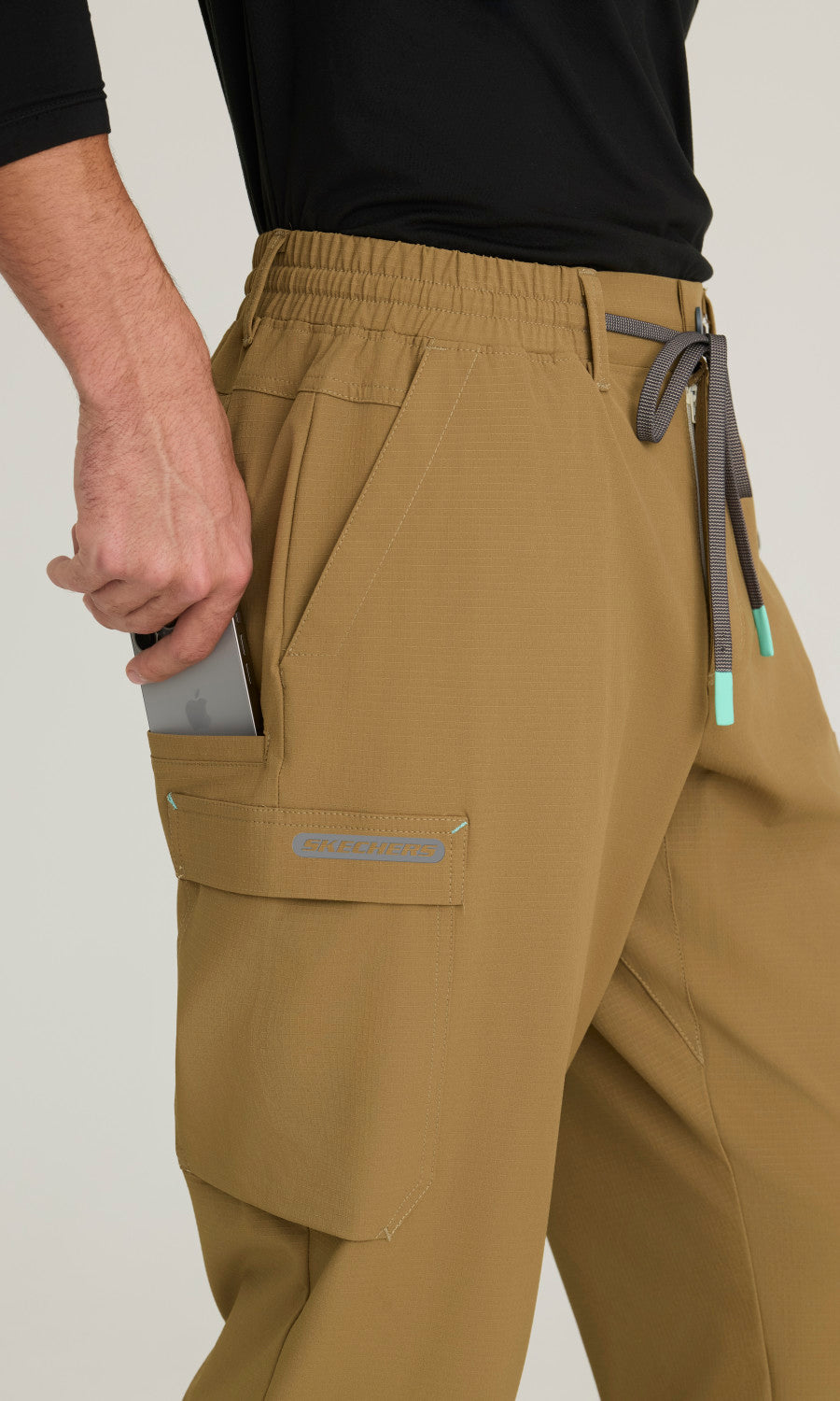 SKP708 Duffle Detail